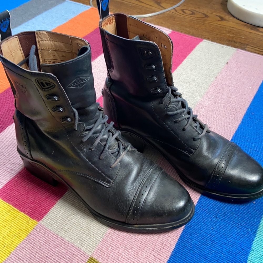 Lightly used Ariat Cobalt Paddock boots sz9.5